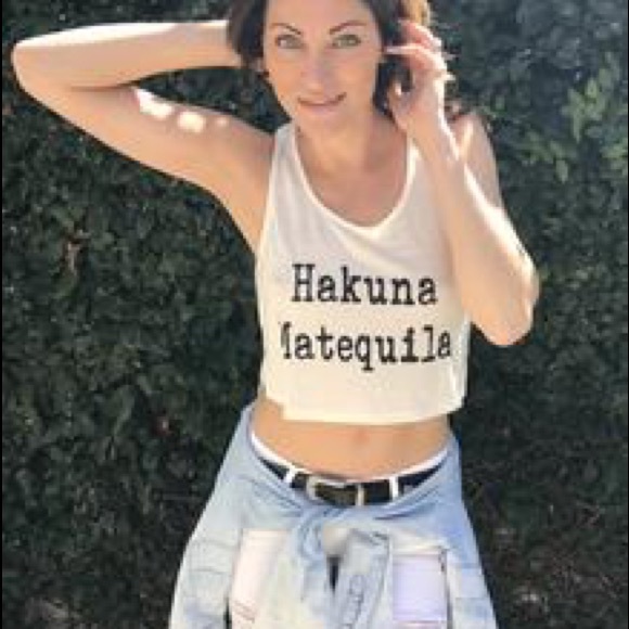 💋Hakuna Matequila Crop Top 💋 - Picture 5 of 5